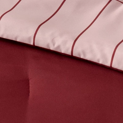 Grid Print Reversible Decorative Comforter Set With Throw - Room Essentials™ 4 Grid Print Reversible Decorative Comforter Set With Throw - Room Essentials™ - Image 4