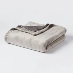 5pc King Geo Reversible Decorative Comforter Set With Throw Black/Gray - Room Essentials™ 15 5pc King Geo Reversible Decorative Comforter Set With Throw Black/Gray - Room Essentials™ -Room Essentials Shop GUEST ee057046 560e 4892 a5ca 2ebedd27f5e5